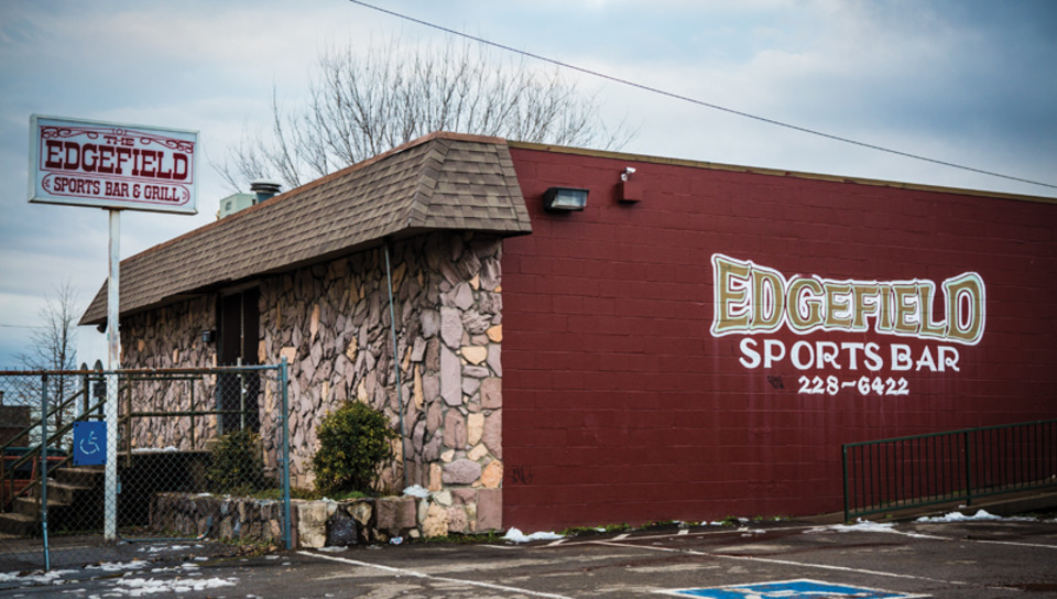 Edgefield Sports Bar & Grill to Close This Summer
